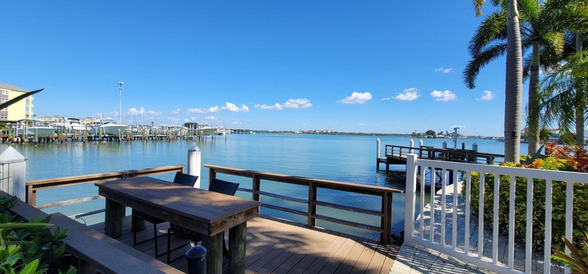 Coconut Paradise St. Pete Beach Bagian luar foto
