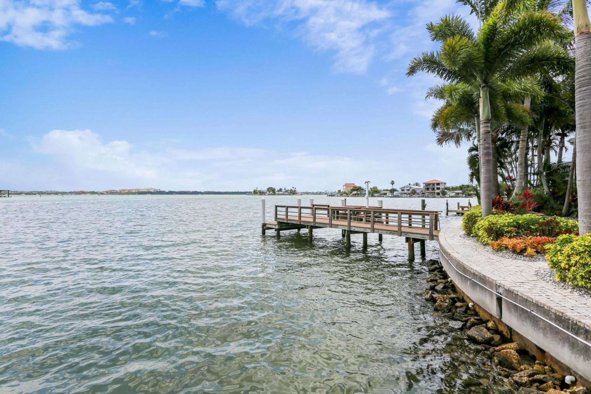 Coconut Paradise St. Pete Beach Bagian luar foto