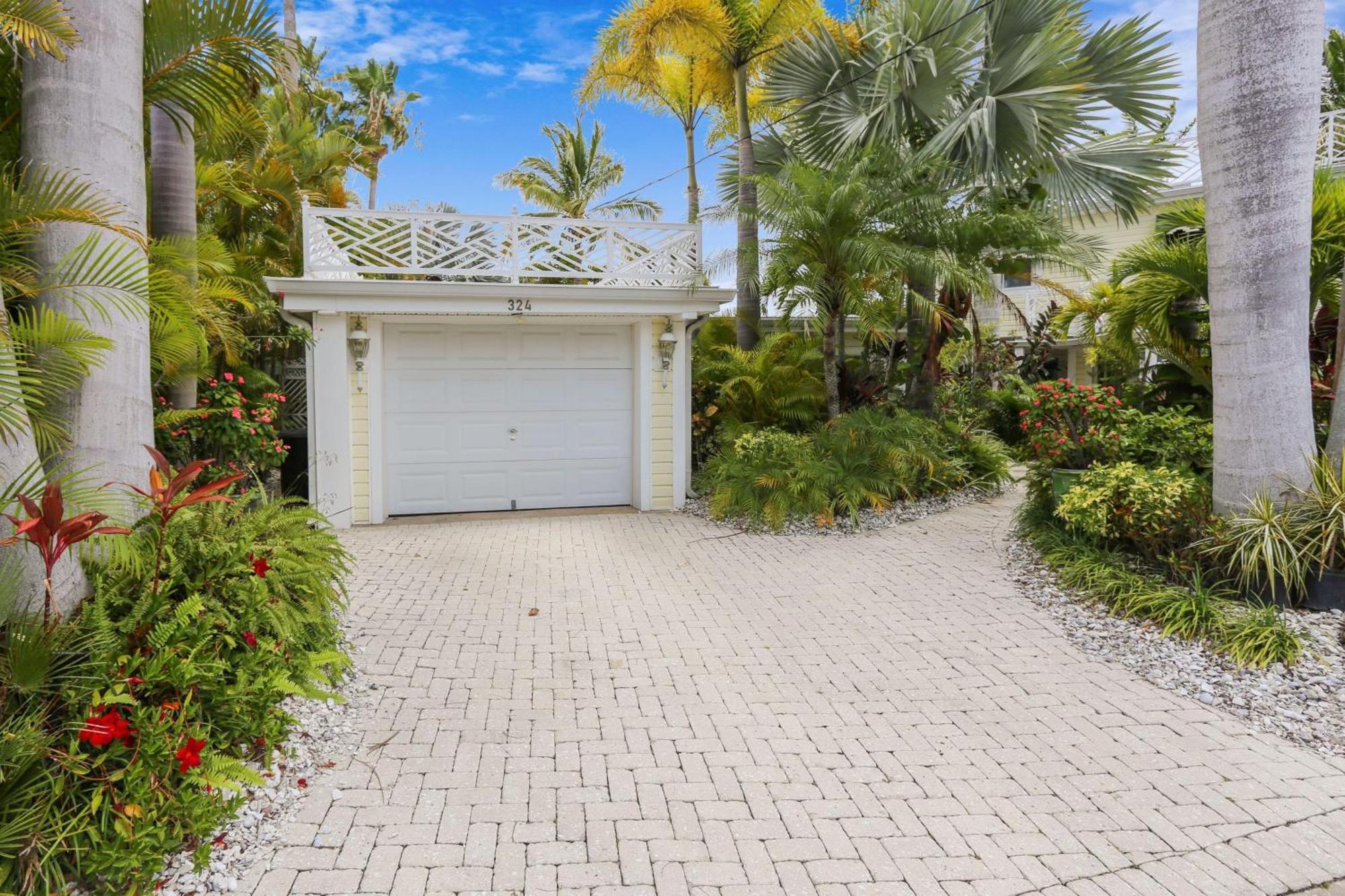 Coconut Paradise St. Pete Beach Bagian luar foto